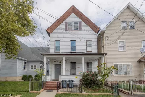 257 Franklin St, Elizabeth City, NJ 07206