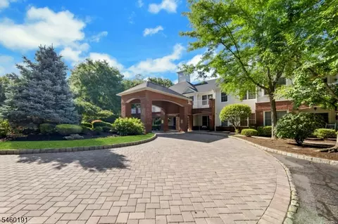 100-215 Ridgewood Rd #215, Township Of Washington, NJ 07676