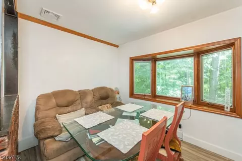 Dining - 19 Skyland Ave, Haskell, NJ 07420 photo 2 of 2