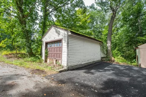 Exterior - 19 Skyland Ave, Haskell, NJ 07420 photo 3 of 3