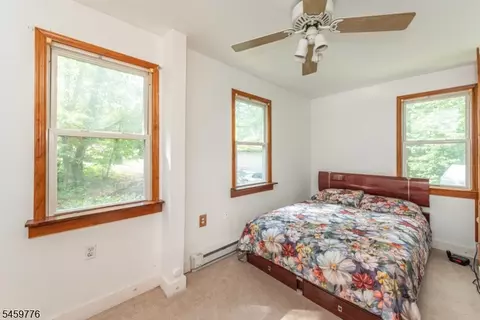 Bedroom - 19 Skyland Ave, Haskell, NJ 07420 photo 2 of 4