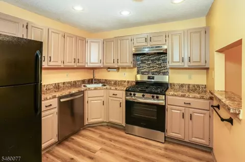 Kitchen - 131 Irving Pl, Basking Ridge, NJ 07920 photo 1 of 1