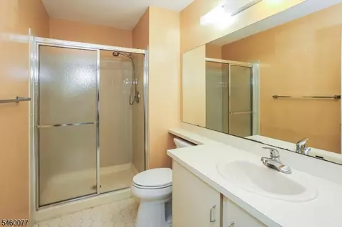Bath - 131 Irving Pl, Basking Ridge, NJ 07920 photo 1 of 2