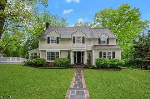 25 Druid Hill Rd, Summit, NJ 07901