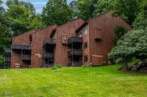 7 Augusta Dr #7, Vernon, NJ 07462