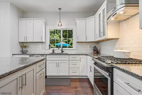 Kitchen - 11 Ridge Pl, Wayne, NJ 07470 photo 3 of 3