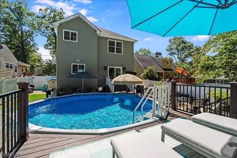 Exterior - 11 Ridge Pl, Wayne, NJ 07470 photo 4 of 7