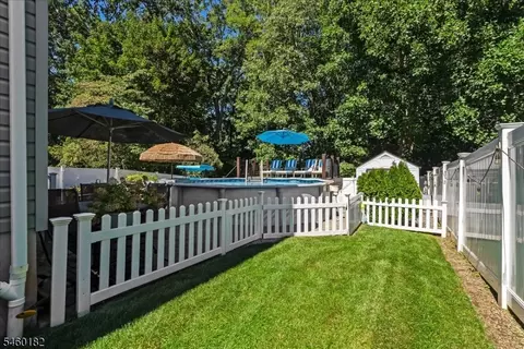 Exterior - 11 Ridge Pl, Wayne, NJ 07470 photo 3 of 7