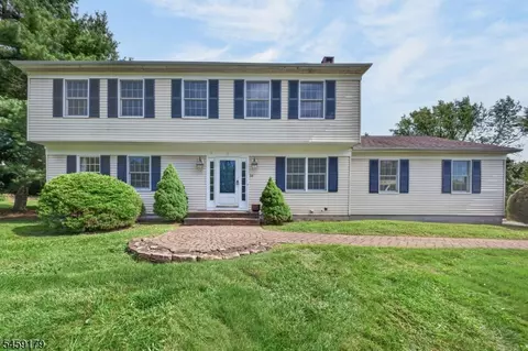 54 Blossom Hill Rd, Lebanon, NJ 08833