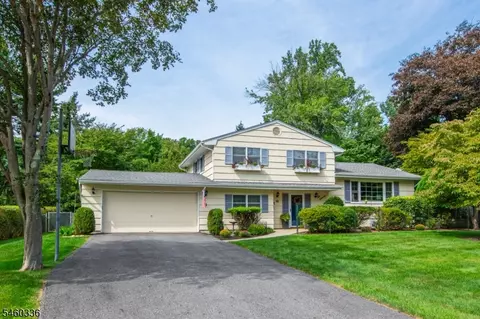 211 Rexland Dr, Boonton, NJ 07005