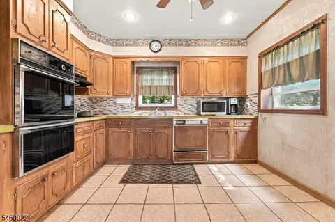 Kitchen - 15 Candy Ct, Edison, NJ 08817 photo 1 of 1
