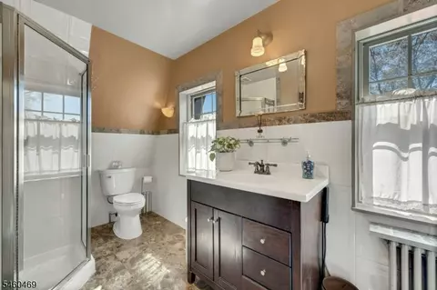 Bath - 85 Spring Valley Ave, Hackensack, NJ 07601 photo 3 of 4