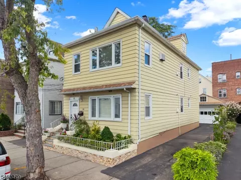 32 E Russell St, Clifton, NJ 07011