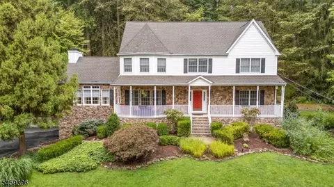 32 Sawmill Rd, Lebanon, NJ 08833