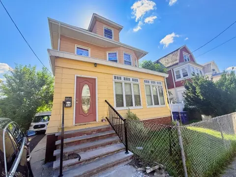 50-52 Chapman Pl, Irvington, NJ 07111
