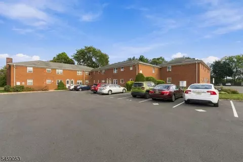 Exterior - 1135 Valley Rd # B, Wayne, NJ 07470 photo 3 of 3
