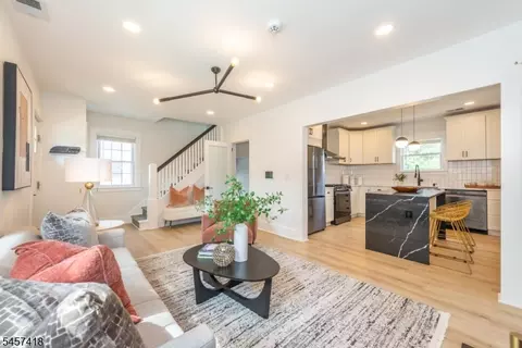 33 Waverly Ter, Bloomfield, NJ 07003