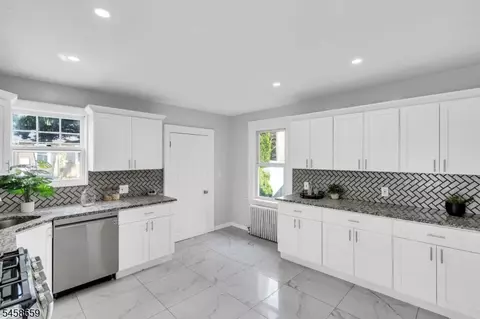 379 Seminary Ave, Rahway, NJ 07065