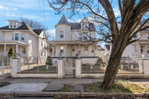 38 Nairn Pl, Newark, NJ 07108