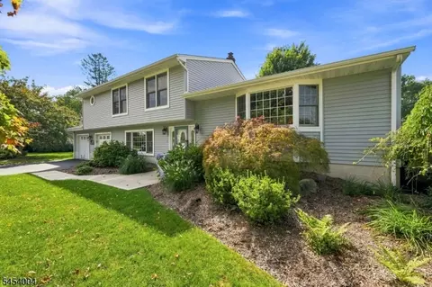 11 Mary Pl, Pequannock Twp, NJ 07440