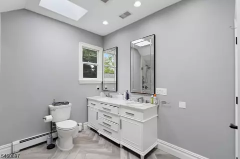 Bath - 15 Almroth Dr, Wayne, NJ 07470 photo 4 of 4