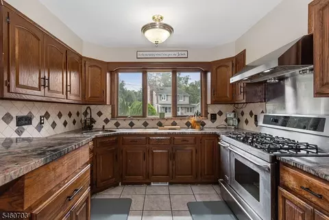 Kitchen - 10 Cayuga Trl, Wayne, NJ 07470 photo 1 of 3
