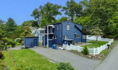 Exterior - 10 Cayuga Trl, Wayne, NJ 07470 photo 2 of 5