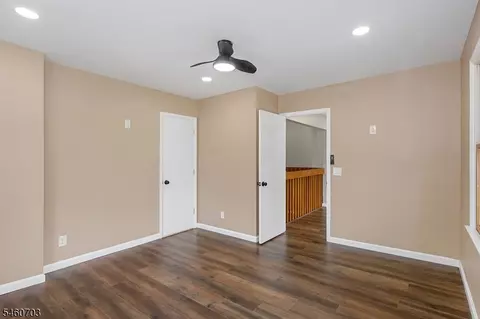 Bedroom - 10 Cayuga Trl, Wayne, NJ 07470 photo 3 of 4