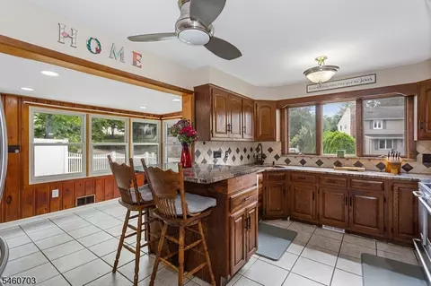 Kitchen - 10 Cayuga Trl, Wayne, NJ 07470 photo 3 of 3