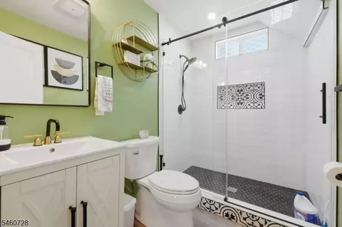Bath - 1569 Alps Rd, Wayne, NJ 07470 photo 2 of 3