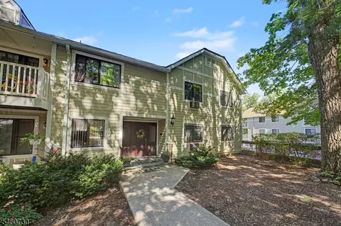 6 F Foxwood Dr, Morris Plains, NJ 07950
