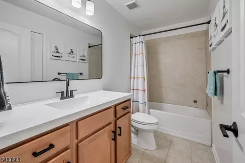 Bath - 6 Alexanders Rd, Allamuchy Twp, NJ 07840 photo 2 of 2