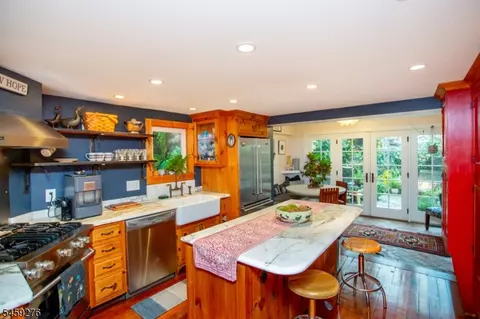 8 Canal St, Lambertville, NJ 08530