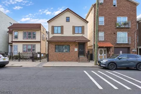 83 Pacific St, Newark, NJ 07105