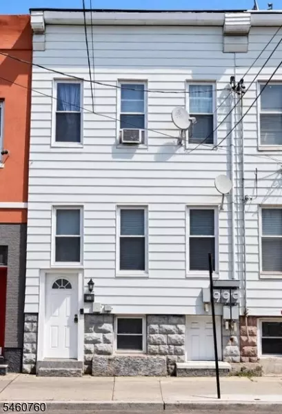 653 4th Ave, Elizabeth, NJ 07202