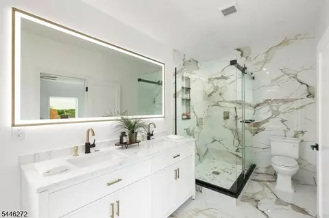 Bath - 141 Lund Ave, Edison, NJ 08820 photo 5 of 6