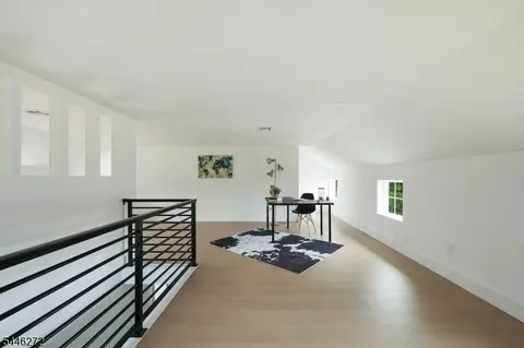Entry Way - 141 Lund Ave, Edison, NJ 08820 photo 4 of 7
