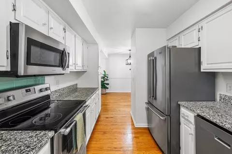 Kitchen - 5 Evans Ct, Bedminster, NJ 07921 photo 1 of 4
