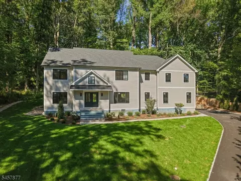 51 Dogwood Rd, Morris Plains, NJ 07950