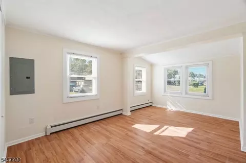 134 Minnehaha Blvd, Lake Hiawatha, NJ 07034
