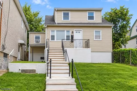 31 Bayside Ter, Jersey City, NJ 07305