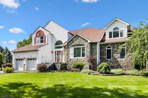 3 Hughey Ln, Hillsborough, NJ 08844