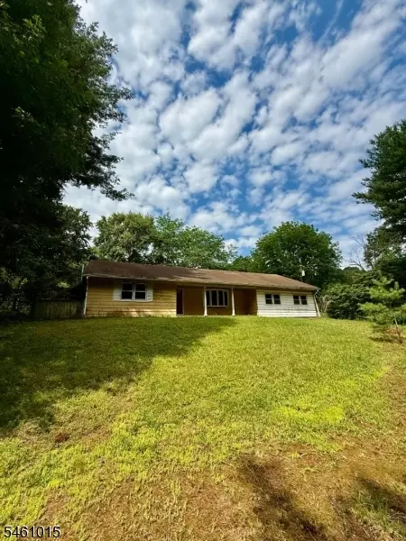 150 Karrville Rd, Port Murray, NJ 07865