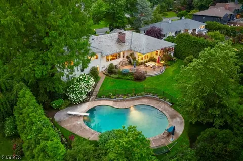 200 Crestwood Dr, South Orange Village, NJ 07079