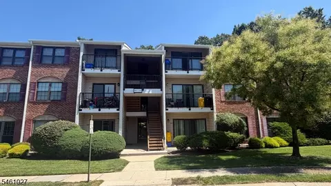 500 Danbury Ln, East Brunswick, NJ 08816