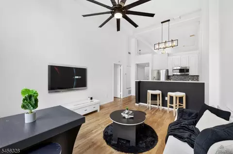 518-536 Gregory Ave 425 #425, Weehawken Twp, NJ 07086