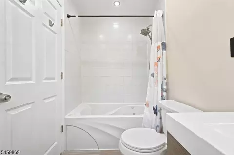 Bath - 708 E Front St #2, Plainfield, NJ 07062 photo 5 of 6