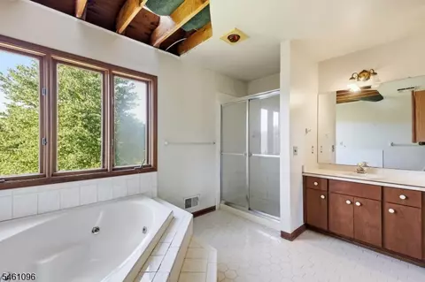 Bath - 59 Elm Dr, Skillman, NJ 08558 photo 3 of 5