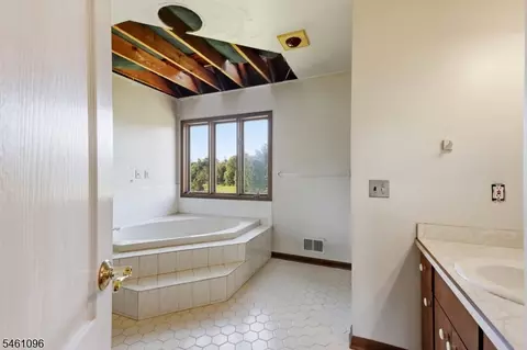 Bath - 59 Elm Dr, Skillman, NJ 08558 photo 2 of 5