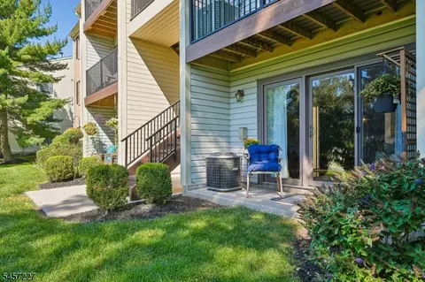 89 Woodward Ln, Basking Ridge, NJ 07920